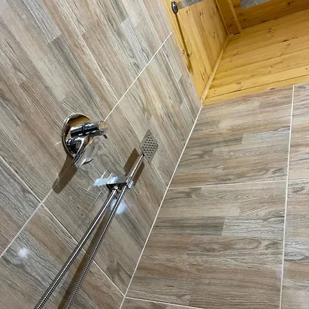 Uji I Panjes Llogara Hytte Vlorë