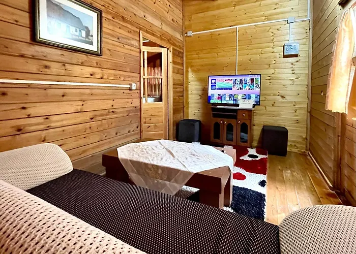 Uji I Panjes Llogara 山林小屋 *