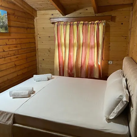 Uji I Panjes Llogara Lodge *